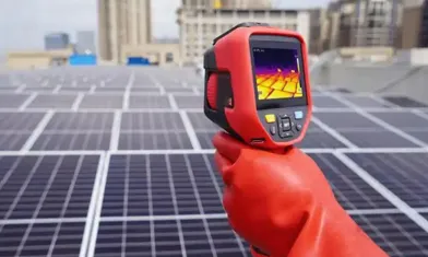 Máy ảnh nhiệt hồng ngoại là người bảo vệ thiết bị điện